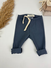 Lade das Bild in den Galerie-Viewer, Wide Rib Leggings faded Jeans
