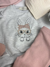 Lade das Bild in den Galerie-Viewer, Bunny Sweatshirt