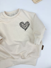 Lade das Bild in den Galerie-Viewer, Oversized Sweatshirt Leo Love