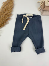 Lade das Bild in den Galerie-Viewer, Wide Rib Leggings faded Jeans
