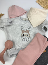 Lade das Bild in den Galerie-Viewer, Bunny Sweatshirt
